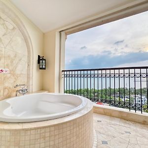 Standard King Room Sea View Top Floor